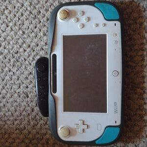 Wiiu Game Console with 3 games 1 Controller